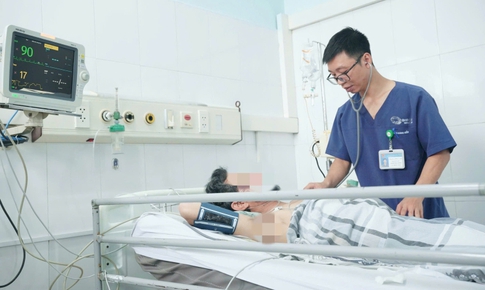 Cấp cứu bệnh nhân sốc nhiệt nguy kịch do nắng nóng