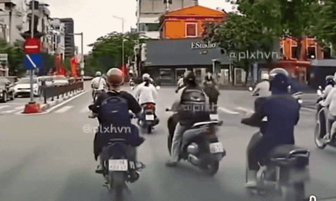 Cô gái phóng xe tạt đầu khiến loạt xe máy ngã liên hoàn giữa ngã tư