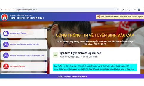 Nhiều phụ huynh TPHCM đăng ký tuyển sinh đầu cấp cho con sai quy định ngay từ ngày đầu