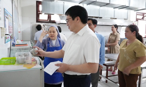 Tháng cao điểm kiểm tra an toàn thực phẩm phát hiện hơn 5.700 cơ sở vi phạm, xử phạt gần 22,5 tỉ đồng