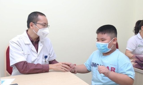 Báo động thừa cân, béo phì học đường ở Hà Nội