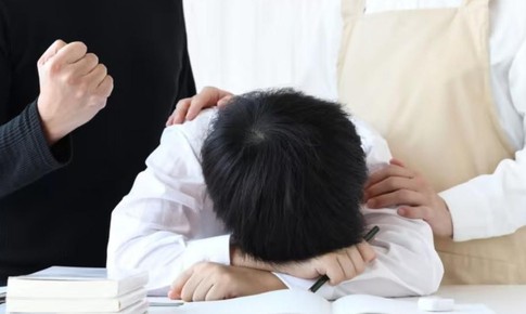 Trẻ dễ mắc lo âu, trầm cảm vì áp lực thi cử: Cha mẹ cần làm gì?