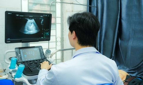 TPHCM khám sàng lọc bệnh tim mạch và chăm sóc răng miệng miễn phí cho trẻ em