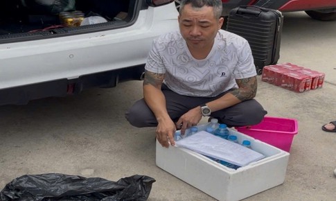 Cướp 2,4kg vàng, gã thanh niên 'tung tiền' mua ô tô và ma tuý