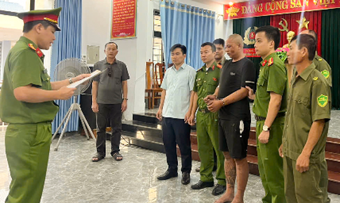 Lời khai của kẻ xông vào trụ sở chém đứt chân cán bộ công an