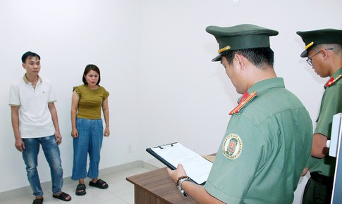 Khởi tố vợ chồng doanh nhân tổ chức cho người nước ngoài lưu trú trái phép tại Việt Nam