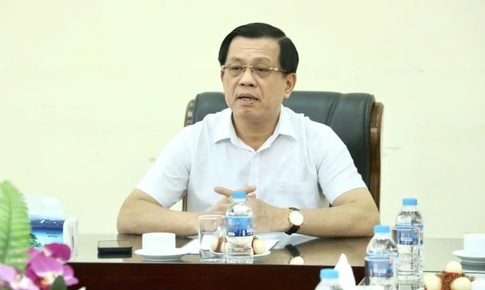 Cựu Thứ trưởng để cấp dưới 'gây khó khăn' với người đi xuất khẩu lao động nhận hối lộ 16 tỉ đồng