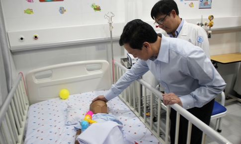 Thứ trưởng Bộ Y tế Nguyễn Tri Thức: 'Đừng để trẻ bị bạo hành rồi mới vào cuộc'