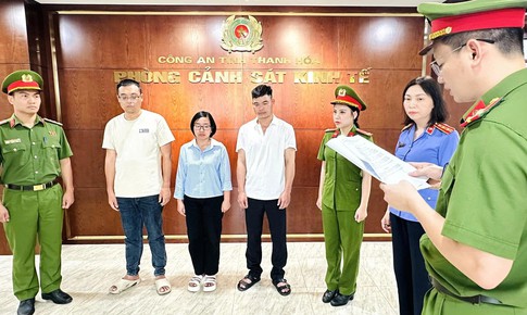 Giám đốc chỉ đạo nhân viên xả gần 6 triệu kg chất thải ra môi trường