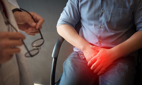 Tưởng viêm da suốt 2 năm, người đàn ông phát hiện ung thư hiếm gặp vùng kín