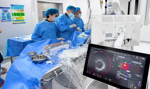 Hẹp 90% động mạch vành, cụ ông vượt qua ca can thiệp khó