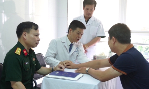 Đưa điều trị vảy nến chuyên sâu đến gần người bệnh qua hợp tác quân - dân y