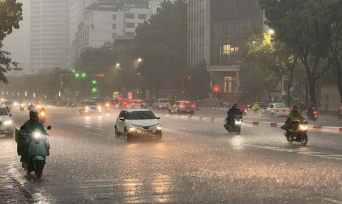Chiều nay, Hà Nội tái diễn mưa dông