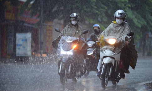 Miền Bắc bước vào đợt mưa dông, lũ trên các sông dâng cao