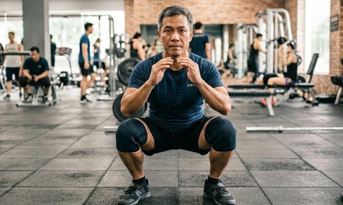 Sau tuổi 50, có nên tập squat mỗi ngày để chống mất cơ?