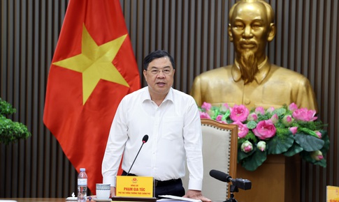 Phó Thủ tướng: Quyền lợi người tiêu dùng là quan trọng nhất khi triển khai xăng E10