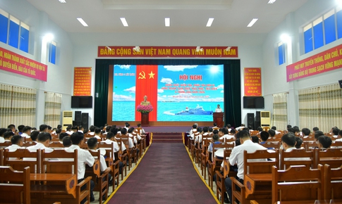 Bộ Tư lệnh Vùng 4 kiểm tra đơn vị vững mạnh toàn diện tại Lữ đoàn 955