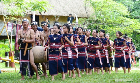 Rộn ràng lễ Sơmă Kơcham của người Bahnar tại Đồng Mô