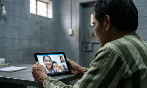 Từ 1/7, phạm nhân được gọi video call về nhà mỗi tháng 10 phút