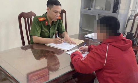 Công an Hà Nội xác minh vụ cô gái trẻ bị shipper hành hung