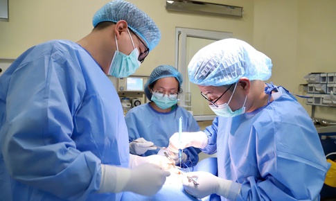 Ứng dụng công nghệ định vị không dây trong 'truy tìm', xử lý ung thư vú giai đoạn sớm