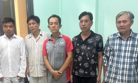 Nhặt được con tê tê rồi cất giấu và đem bán, 5 người bị khởi tố