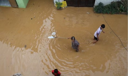 Mưa lớn khiến nước sông Bằng Giang dâng nhanh, Cao Bằng khẩn cấp ứng phó
