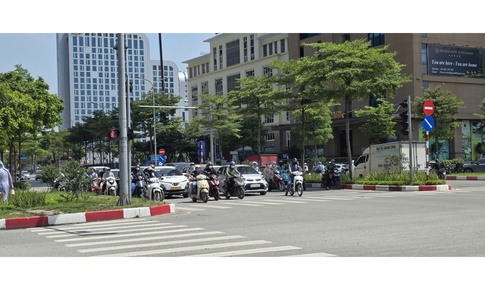 Nguyên nhân miền Bắc oi bức ngột ngạt đỉnh điểm dù nhiệt độ không quá cao