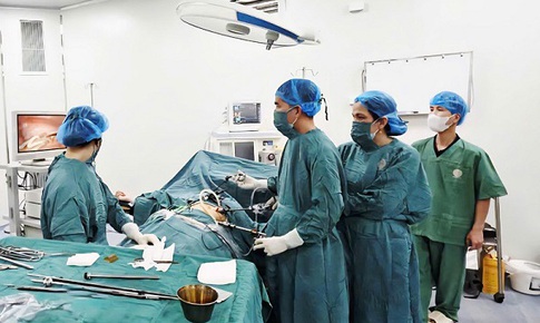 Đau bụng đi khám, cô gái 18 tuổi bất ngờ phát hiện mang thai hơn 4 tháng và mắc viêm ruột thừa cấp