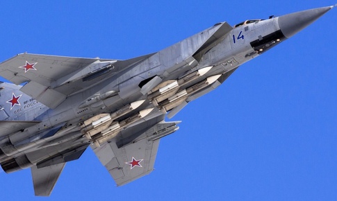 Tiêm kích 'bất khả chiến bại' MiG-31BM của Nga áp sát NATO