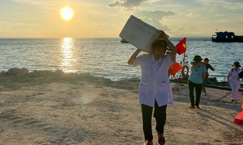 Ký sự Trường Sa: Khám sức khoẻ giữa biển khơi khác biệt thế nào?