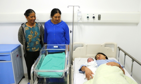 Tiếng khóc chào đời đầu tiên của bé trai 3,9kg tại Bệnh viện Bạch Mai cơ sở Ninh Bình