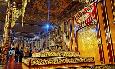 Ngai vua triều Nguyễn bị phá hoại đã được phục chế, sắp trưng bày trở lại