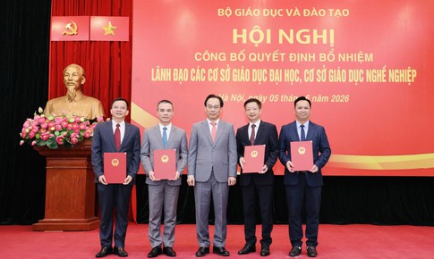Bộ GD&amp;ĐT bổ nhiệm lãnh đạo 51 cơ sở giáo dục đại học, cơ sở giáo dục nghề nghiệp