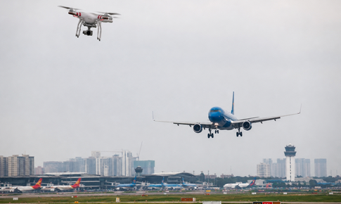 Liên tiếp xảy ra sự cố gần sân bay: Bay drone thế nào để không bị phạt?