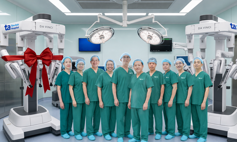 Bệnh viện Tâm Anh phẫu thuật hàng ngàn ca bằng robot hiện đại, vận hành Robot Da Vinci Xi thứ 2