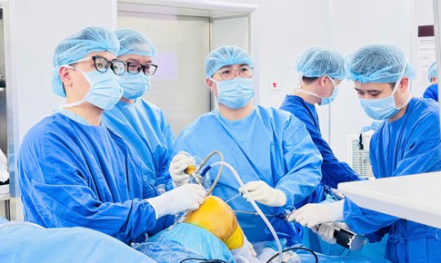 Vinmec Hải Phòng 'giải cứu' khớp gối lỏng lẻo cho người phụ nữ bằng gân tự thân