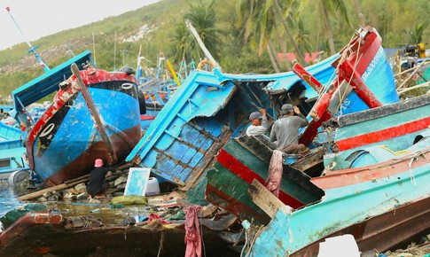 Hoàn lưu bão Ba Vì gây biển động rất mạnh, tàu thuyền cần lưu ý tránh trú an toàn