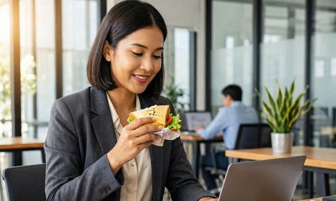 8 thói quen âm thầm hại sức khỏe, nhiều người mắc mà không biết