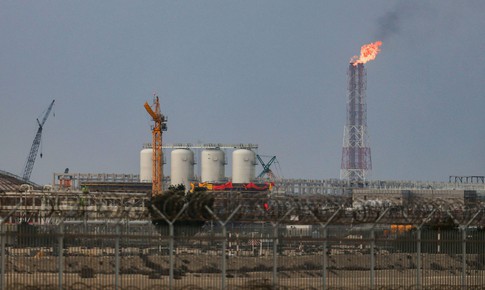 Iran dọa phong tỏa các tuyến năng lượng huyết mạch trước sức ép từ Mỹ