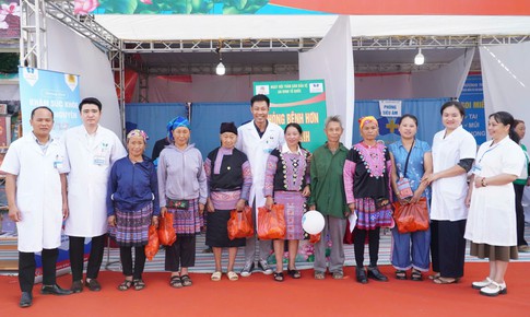 Bệnh viện Đa khoa Hà Thành tổ chức khám sức khỏe và phát thuốc miễn phí cho nhân dân xã Vân Hồ nhân dịp Ngày hội toàn dân bảo vệ an ninh Tổ quốc năm 2026