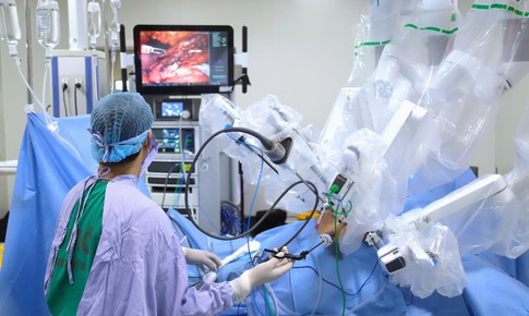 Kỷ nguyên mới của ngoại khoa ung thư: Đẩy mạnh ứng dụng robot trong phẫu thuật chuỗi ca bệnh khó