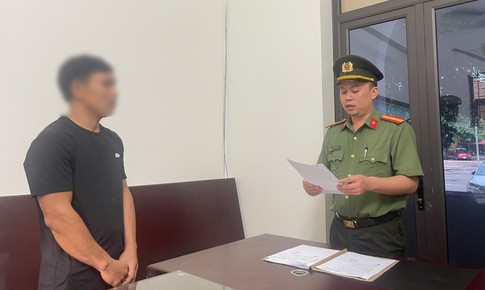 Dùng dao bầu đâm bố vợ, người đàn ông bị khởi tố