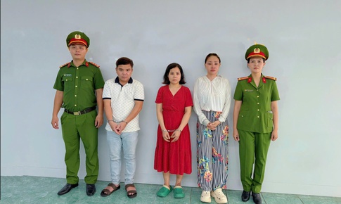Bắt 3 đối tượng sau vụ một phụ nữ tử vong khi truyền chất làm trắng da tại nhà