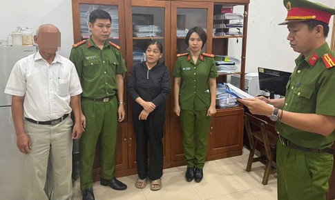 Dựng chuyện mua ki-ốt, làm sổ đỏ để lừa vay 835 triệu đồng