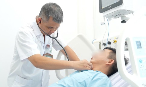 Được cứu sống sau vụ ngạt khí tại trang trại nuôi lợn, các nạn nhân xúc động cảm ơn bác sĩ Bệnh viện Bạch Mai cơ sở Ninh Bình