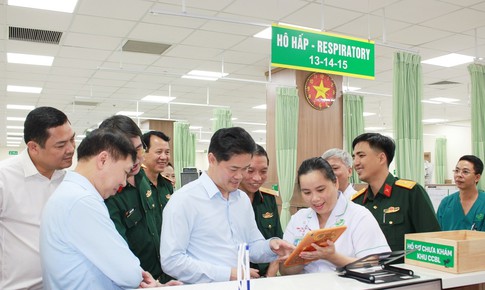 Cuối năm 2026, 100% nhân sự cơ quan nhà nước ở TPHCM phấn đấu hoàn thành 'bình dân học vụ số'