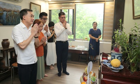 Thứ trưởng Bộ Y tế Trần Văn Thuấn thăm, tri ân gia đình Liệt sĩ, Bác sĩ Đặng Thuỳ Trâm