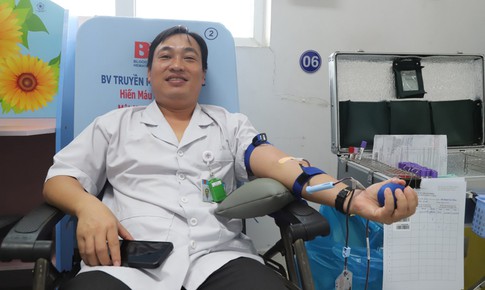 Y, bác sĩ trao thêm hy vọng sống bằng những giọt máu hồng