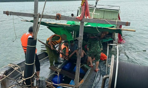 Quảng Ninh: Cứu kịp thời 3 ngư dân gặp nạn trên biển